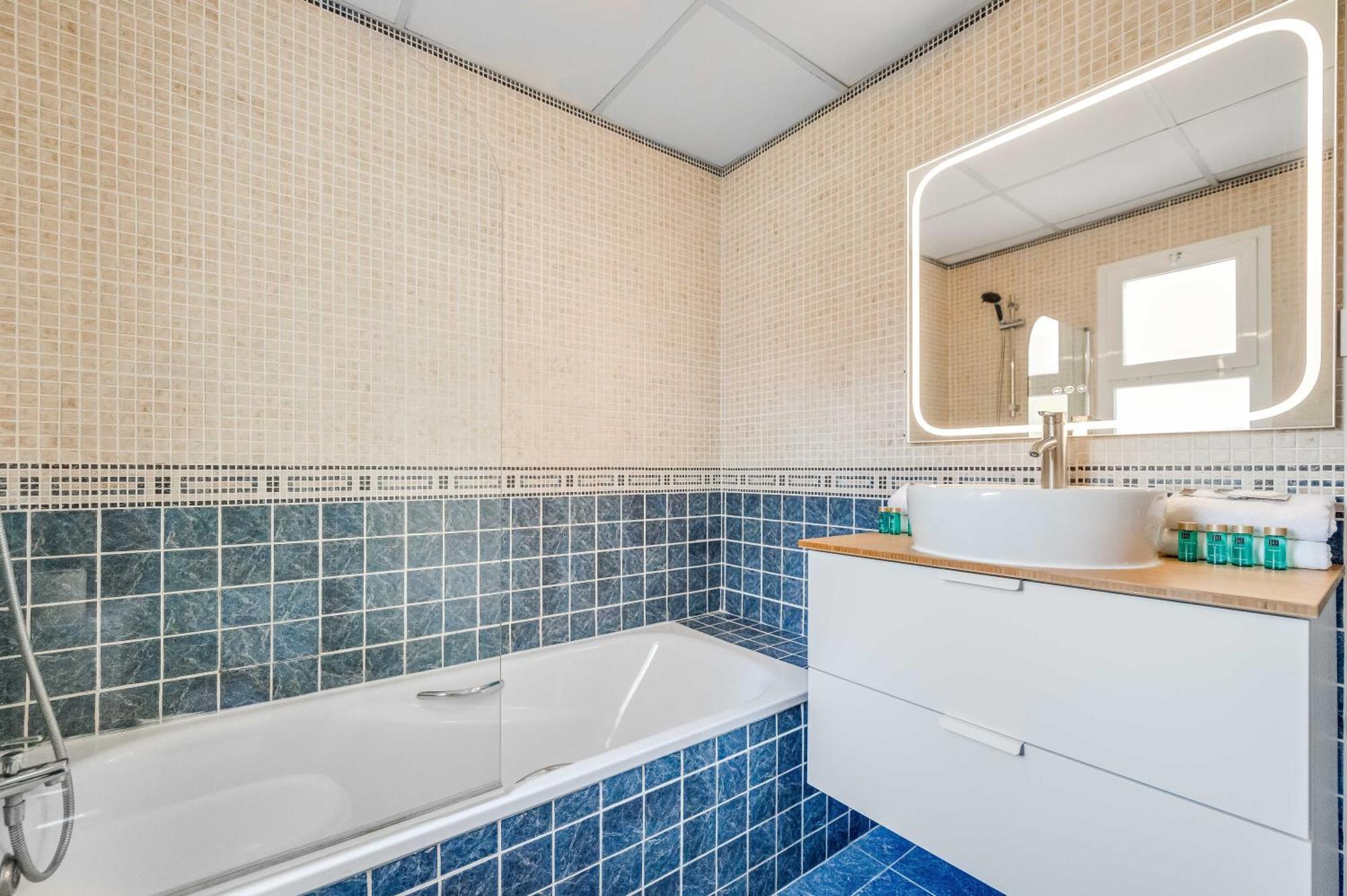 Vacation Marbella I Sunny Camelia Villa Heated Pool, Recently Renovated, Best Residential Neighborhood In Benalmadena, Short Walk To The Beach, Cinema Room 外观 照片